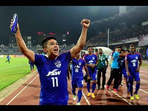 ఫ్యాష్‌బ్లాక్ 2016: బెంగళూరు సంచలనం, భారత్ మోస్తరు ప్రదర్శన