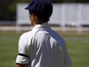 అమ్మ కోసం క్రికెటర్లు: చెన్నై టెస్టులో వినూత్న నివాళి