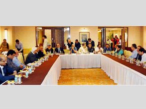 క్రికెటర్లకు 2.5 లక్షల సూట్: కొనుగోలుకు బీసీసీఐ నో