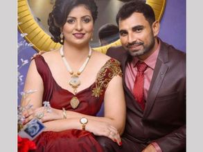 స్లీవ్ లెస్ గౌనులో క్రికెటర్ షమీ భార్య: ఆగ్రహించిన నెజిజన్లు