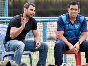 ఇంగ్లీషు రాక ఇబ్బందిపడ్డా: 'ధోని తండ్రి లాంటివాడు'