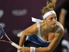 షేక్ అయ్యా: టెన్నిస్ క్రీడాకారిణి క్విటోవాపై కత్తితో దాడి