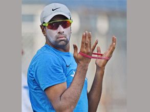 10 వికెట్లు: కుంబ్లే రికార్డుని అశ్విన్ అధిగమిస్తాడా?