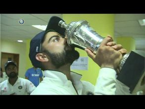 డ్రెస్సింగ్‌ రూంలో మానెక్విన్ చాలెంజ్‌: అంటే ఏమిటి?