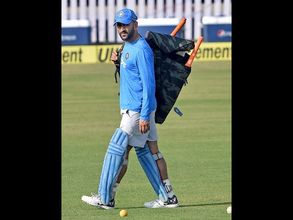 ధోని: ఒత్తిడనేది తెలియదు, కెప్టెన్ కూల్ ఎలా అయ్యాడు?