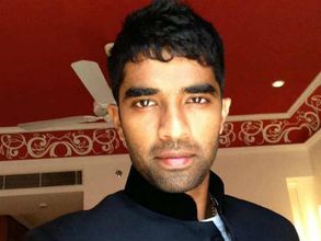 ఆమెకు క్లీన్ బౌల్డ్ ఐన సచిన్ బేబీ: ప్రియురాలికి గ్రౌండ్‌లో ప్రపోజ్ (వీడియో)