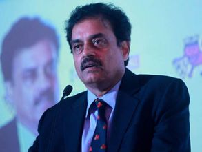 వికెట్ పడింది: ఉపాధ్యక్ష పదవికి వెంగసర్కార్ రాజీనామా