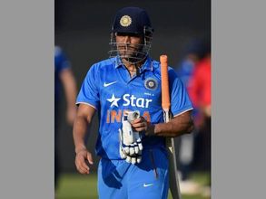 ఓటమితో ధోని వీడ్కోలు: రాయుడు సెంచరీ వృథా