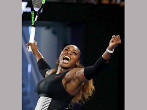 ఆస్ట్రేలియన్ ఓపెన్: చరిత్ర సృష్టించిన సెరీనా, రాకెట్ విరగొట్టింది