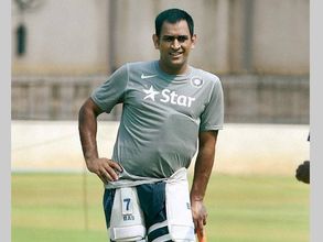 నా పేరు దుర్వినియోగం: మొబైల్ కంపెనీపై ధోని పిటిషన్