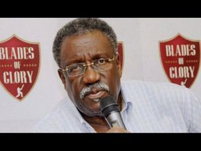 హెచ్చరిక: 'క్లైవ్ లాయిండ్ రికార్డుని కోహ్లీ అధిగమిస్తాడు'