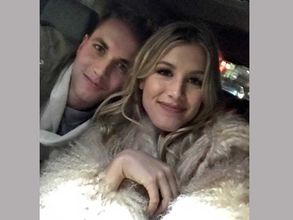 స్విమ్ సూట్‌తో: ఫ్యాన్‌తో డేటింగ్ వాగ్దానాన్ని నిలబెట్టుకున్న టెన్నిస్ భామ