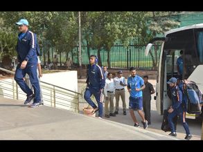 ఫోటోలు: వచ్చిన వెంటనే ఉప్పల్‌లో రంగంలోకి దిగిన కోహ్లీ