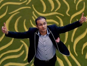 ఐపీఎల్ వేలానికి ప్రీతిజింటా గైర్హాజరు: ఫ్యాన్స్ నిరాశ, సెహ్వాగ్ ఉన్నాడుగా!