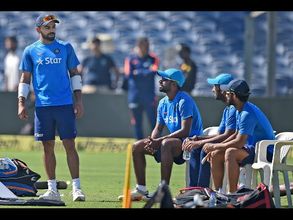 కోహ్లీతో ఛాలెంజ్, బెంగుళూరులో చూడండి: క్లార్క్‌కు భజ్జీ