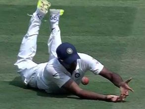 బెంగుళూరు టెస్టు: అశ్విన్ చేతిలో వార్నర్ చెత్త రికార్డు (వీడియో)