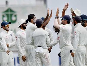 స్లెడ్జింగ్: స్మిత్‌తో అశ్విన్, రెన్షాతో కోహ్లీ వాగ్వాదం (వీడియో)