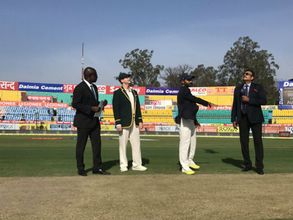 ధర్మశాల టెస్టు: కోహ్లీ దూరం, 54 టెస్టుల తర్వాత రహానే