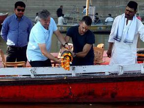 ఫ్రెండ్ కోసం సిడ్నీ నుంచి కాశీకి వచ్చిన మాజీ కెప్టెన్ స్టీవ్ వా