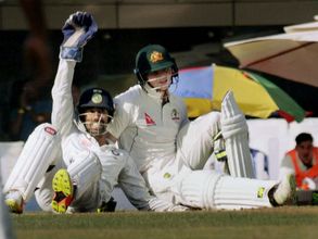 నవ్వులు పూయించాడు: రాంచీ టెస్టులో స్మిత్‌ను పడేసిన సాహా