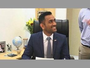 ఒక్కరోజు 'సీఈఓ'గా మహేంద్ర సింగ్ ధోని (ఫోటోలు)