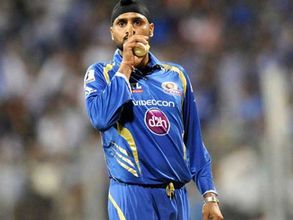 టీ20ల్లో 200 వికెట్లు: హర్భజన్ అరుదైన ఘనత