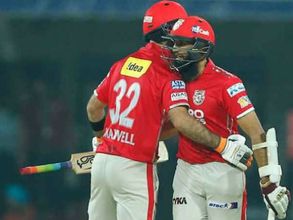 'Mighty Hash': ఆమ్లా, మ్యాక్స్‌వెల్ ఇన్నింగ్స్‌పై నెటిజన్లు