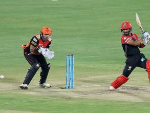 డివిలియర్స్‌తో కోహ్లీ సెల్ఫీ: జట్టుతో కలిసి జీపులో ప్రయాణం (వీడియో)