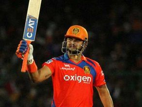 రైనా @ 300: ఐపీఎల్‌లో సరికొత్త రికార్డు (ఫోటోలు)