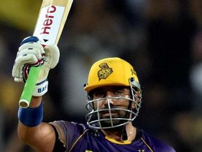 'భారత క్రికెటర్లకు ధోని ఓ బెంచ్ మార్కుని సెట్ చేశాడు'