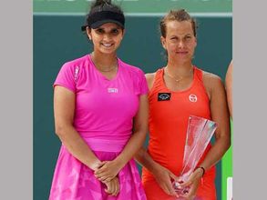 టెన్నిస్‌కు పాతదాన్ని అయిపోయా: ఓటమి నిరాశలో సానియా