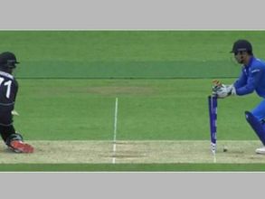 'నిమిషానికి 60 సెకన్లు - ఒక సెకనుకు 100 స్టంపింగ్స్': ధోనిపై పొగడ్త