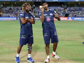 నోటికి పనిచెప్పేసేవాడ్ని: ఔట్ స్వింగర్‌పై బుమ్రాకు మలింగ