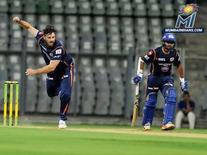 చివరి 3 బంతుల్లో 3 వికెట్లు: కానీ హ్యాట్రిక్ మిస్సయ్యాడు ఎలా?