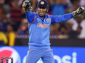 'ప్రపంచంలో ఇప్పటికీ అత్యుత్తమ వికెట్ కీపర్ ధోనియే'