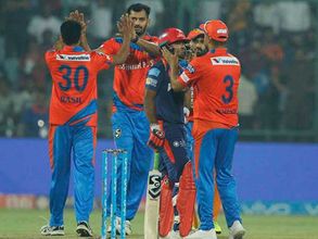 సెంచరీ మిస్సయిన రిషబ్ పంత్‌ని రైనా ఇలా ఓదార్చాడు (వీడియో)