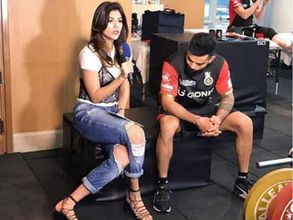 ఆరోజు కోహ్లీ నా జీన్స్ వైపు చూడలేదు: అర్చన విజయ వివరణ