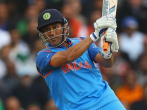 ‘సిక్స్‌‌’తో గంగూలీ రికార్డుని బద్దలు కొట్టిన ధోని