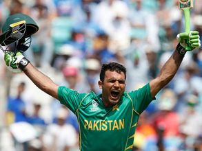 ఫకార్ సెంచరీ: నోబాల్‌తో భారీ మూల్యం చెల్లించుకున్న భారత్