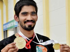 బంపర్ ఆఫర్: కిదాంబి శ్రీకాంత్ కు రూ.50 లక్షలు, గ్రూప్ 1 ఉద్యోగం