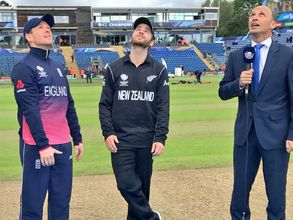 కివీస్‌పై ఘన విజయం: సెమీస్‌కు చేరిన తొలి జట్టుగా ఇంగ్లాండ్