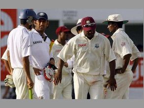 లారా వార్నింగ్: 11 ఏళ్ల క్రితం ధోనికి చేదు అనుభవం (వీడియో)