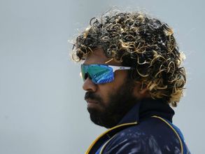 మంత్రిని కోతి అని చిక్కుల్లో పడిన లంక పేసర్ మలింగ