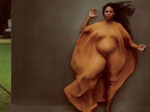 మ్యాగజైన్ కోసం నగ్నంగా సెరెనా: తల్లి కావడంపై ఇలా