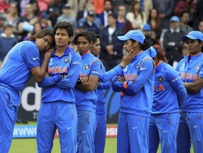 ఓడినా మనసులు గెలిచారు: మిథాలీ సేనపై ప్రశంసల వెల్లువ