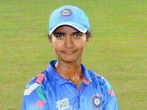 క్రికెట్ కోసం లక్షల జీతం వచ్చే ఉద్యోగాన్ని వదులుకుంది: ఎవరీ షికా పాండే!