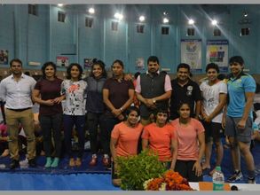 వరల్డ్ రెజ్లింగ్ ఛాంపియన్‌షిప్: భారత్ నుంచి సాక్షి, వినేశ్