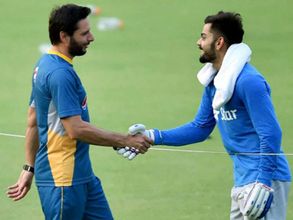 ఫౌండేషన్ కోసం వేలం: కోహ్లీ జెర్సీకి రూ. 3.25 లక్షలు