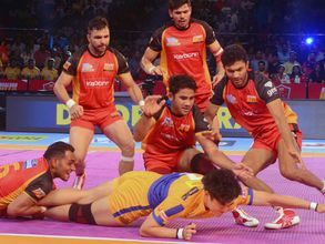 ప్రో కబడ్డీ: తలైవాస్‌కు తొలి విజయం, రోహిత్ ఒంటి పోరాటం