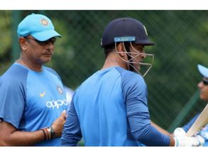 అనుభ‌మనేది మార్కెట్‌లో కొనేదో, అమ్మేదో కాదు: ధోనిపై శాస్త్రి